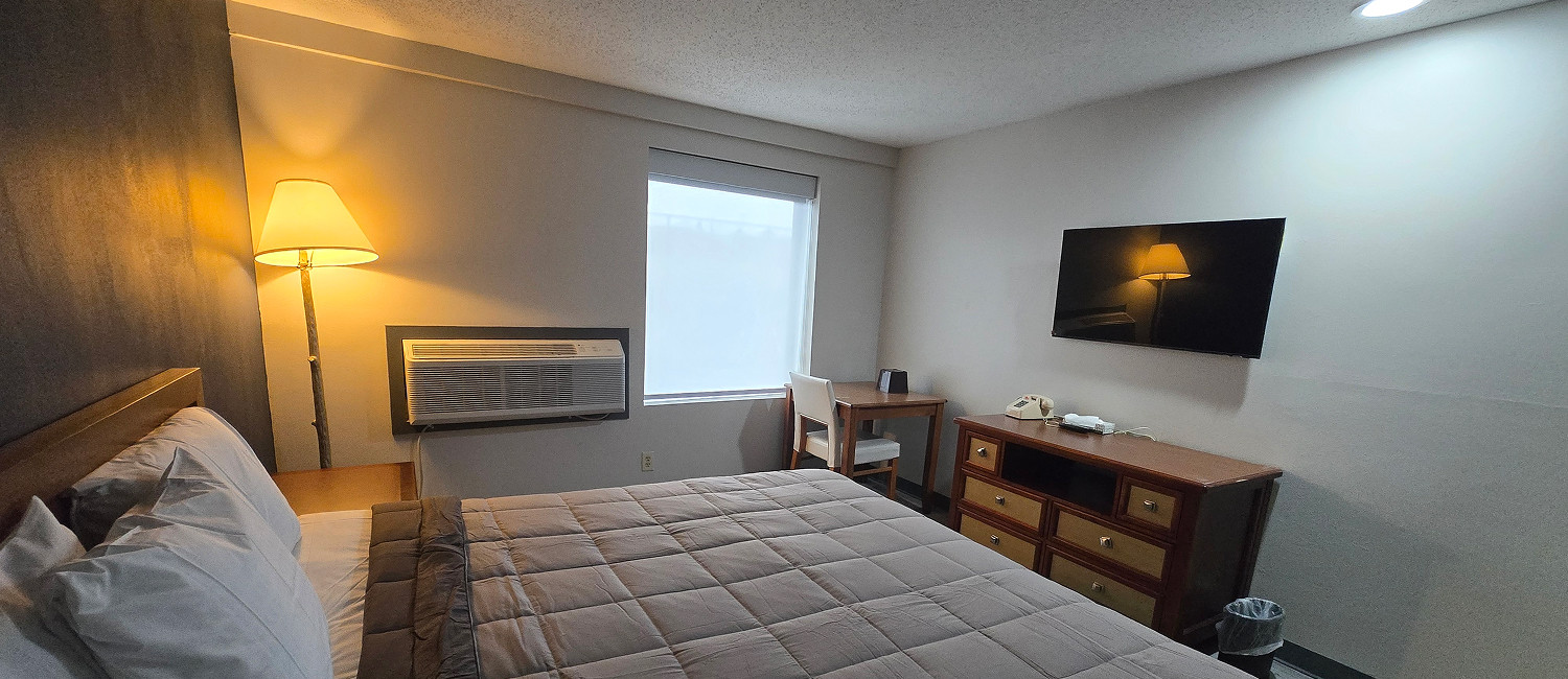 Spacious And Comfortable Guestrooms At Roosevelt Inn